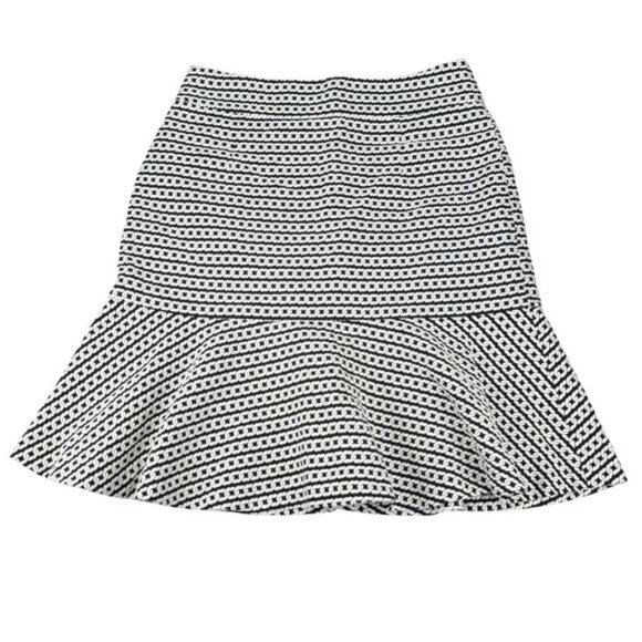 BANANA REPUBLIC Woven Chain Print Flounce Pencil Skirt Sz 0 - Picture 2 of 5